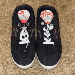 Size 1 little girls Roxy slip on tennis shoes